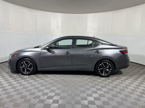 Used 2025 Nissan Sentra SV image 5