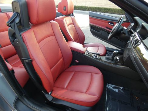 Used 2013 BMW 328i Convertible image 25
