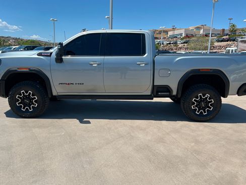 Used 2026 GMC Sierra 2500 AT4X AWD/4WD image 2