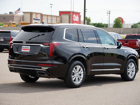 Used 2023 Cadillac XT6 Luxury image 3