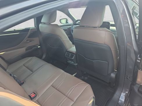 Certified 2025 Lexus ES 300h Ultra Luxury w/ Accessory Package (Z2) FWD image 11