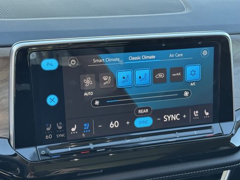 Certified 2025 Volkswagen Atlas SE w/ Panoramic Sunroof Package image 27