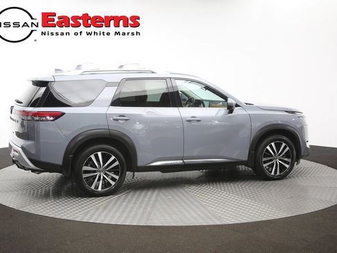 Used 2024 Nissan Pathfinder Platinum w/ Black Appearance Package AWD/4WD image 47