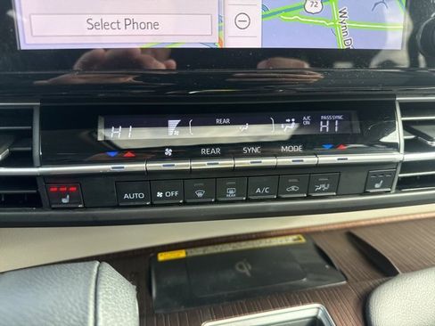 Used 2022 Toyota Sienna XLE image 32