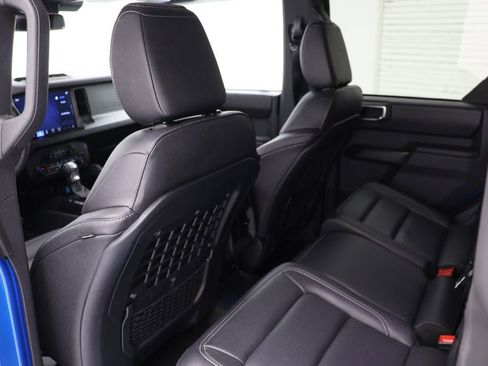 Used 2025 Ford Bronco Badlands image 10