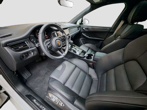 New 2026 Porsche Macan GTS AWD/4WD image 5