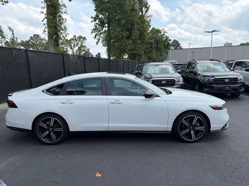 Used 2023 Honda Accord Sport image 4