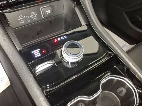 Used 2023 Jeep Grand Cherokee Limited AWD/4WD image 23