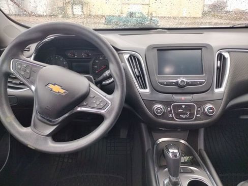 Used 2017 Chevrolet Malibu LT image 15