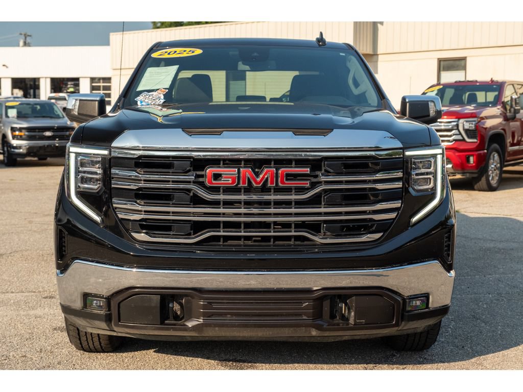 Used 2025 GMC Sierra 1500 SLT AWD/4WD image 3