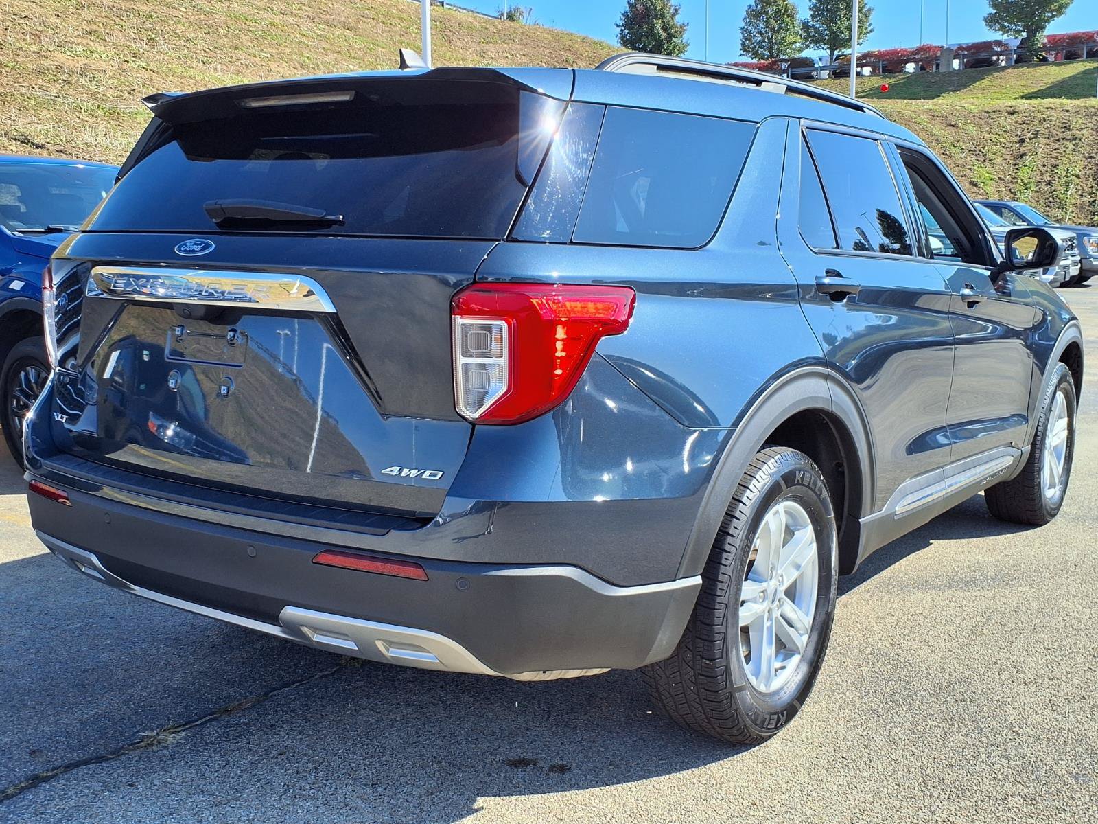 Used 2023 Ford Explorer XLT w/ Equipment Group 202A AWD/4WD image 4