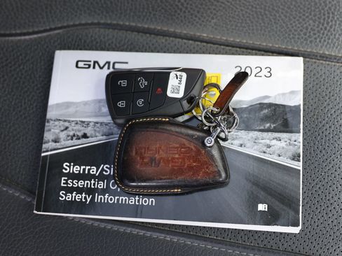 Used 2023 GMC Sierra 1500 Denali w/ Denali Reserve Package AWD/4WD image 5