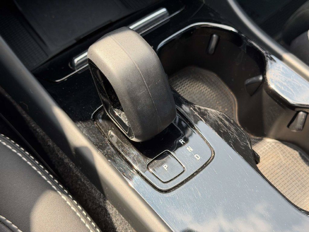 Used 2022 Volvo XC40 P8 Recharge Ultimate AWD/4WD image 6