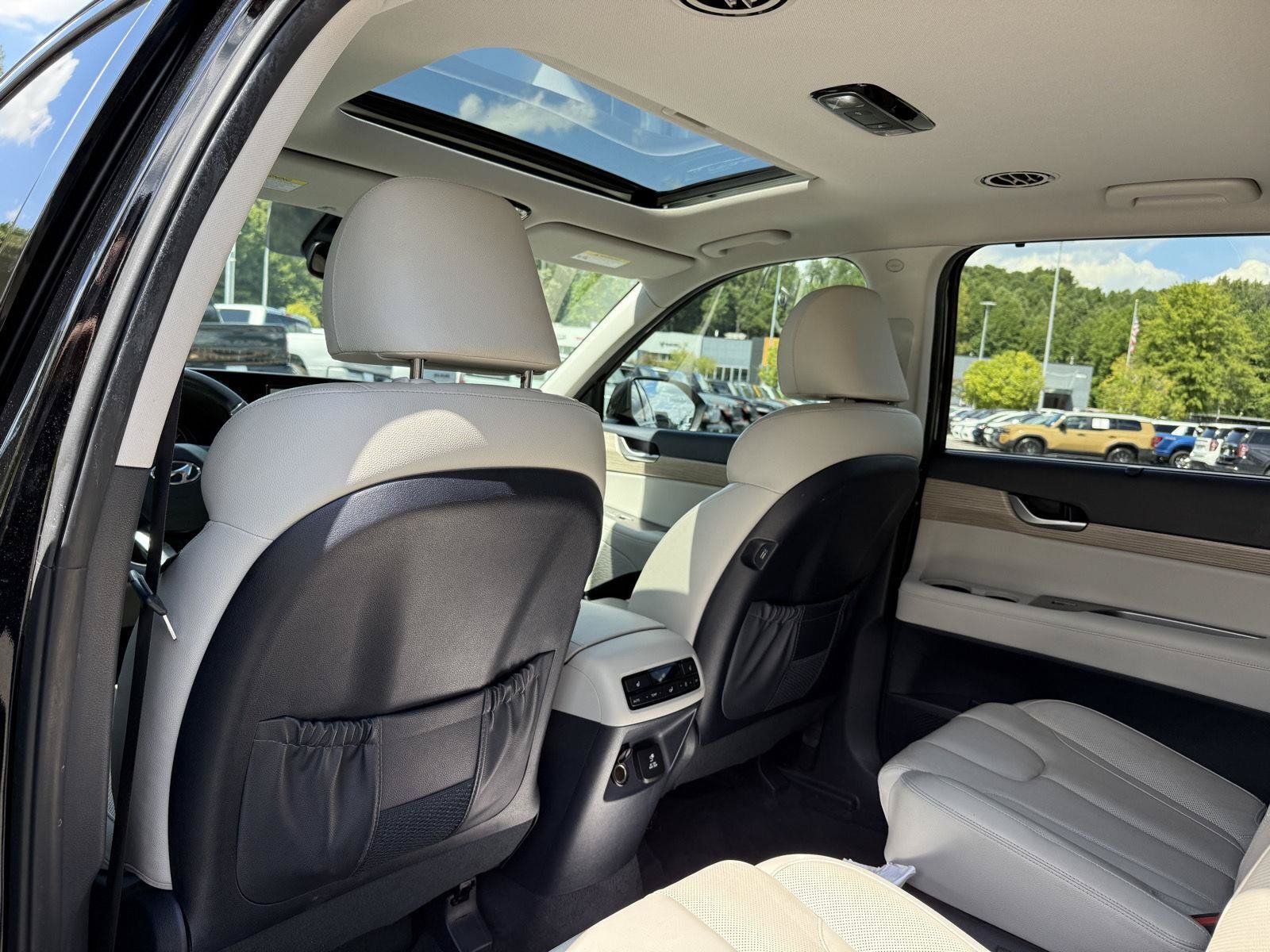 Used 2022 Hyundai Palisade SEL w/ Premium Package FWD image 26