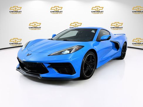 Used 2020 Chevrolet Corvette Stingray Preferred Cpe w/ 2LT Preferred Equipment Group RWD image 3