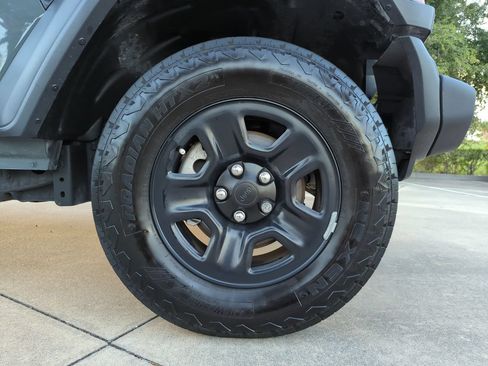 Used 2024 Jeep Wrangler Sport AWD/4WD image 25