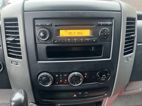 Used 2013 Freightliner Sprinter 2500 image 14