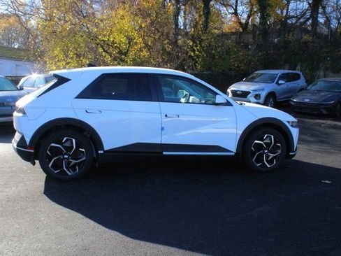 New 2024 Hyundai Ioniq 5 SEL image 8
