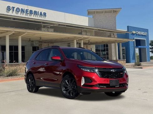 Used 2023 Chevrolet Equinox RS image 2