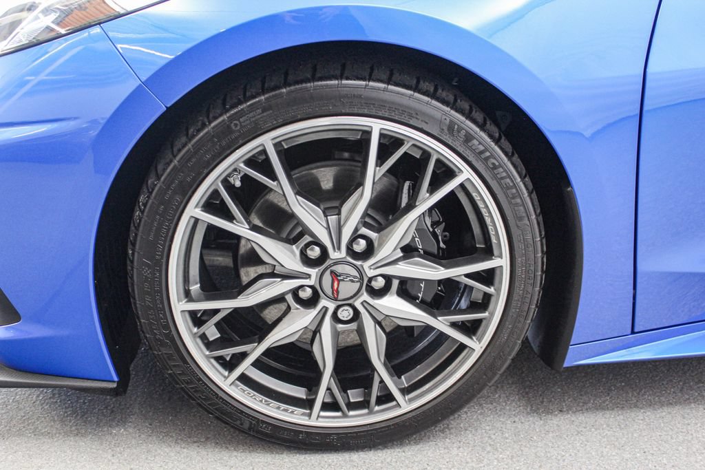 Used 2025 Chevrolet Corvette Stingray Preferred Cpe w/ Stealth Interior Trim Package RWD image 11