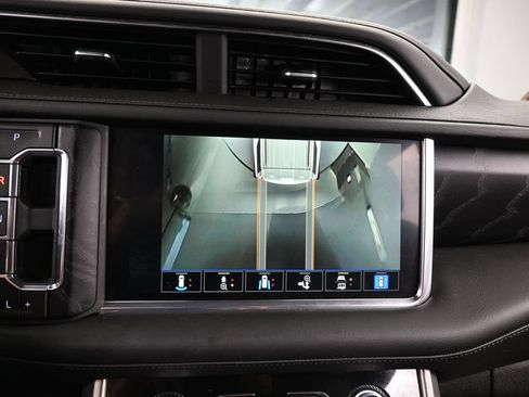 Used 2024 GMC Yukon XL Denali RWD image 23