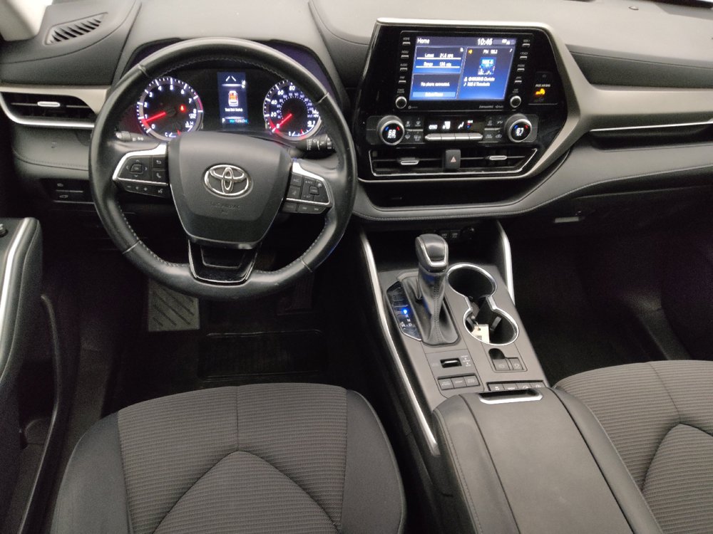 Used 2021 Toyota Highlander LE AWD/4WD image 22