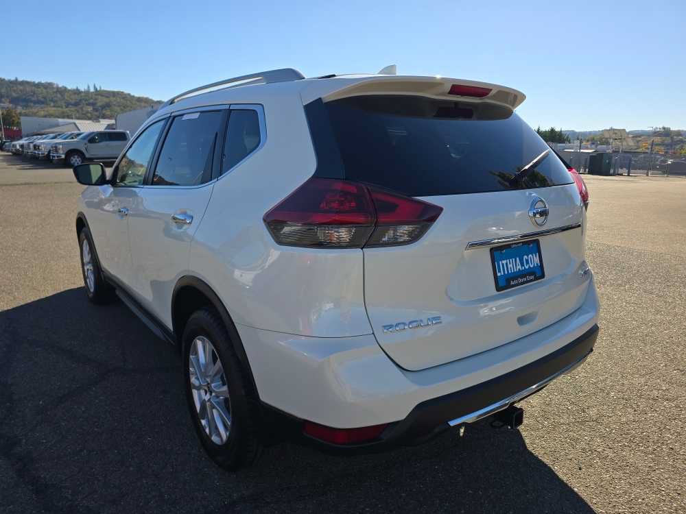 Used 2019 Nissan Rogue SV AWD/4WD image 3