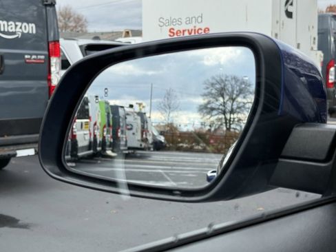 Used 2022 Hyundai Venue SEL image 13