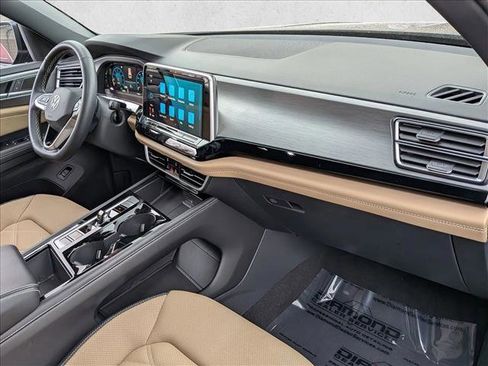 Used 2024 Volkswagen Atlas Cross Sport SE image 25