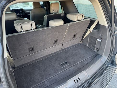Certified 2018 Ford Expedition Limited image 9