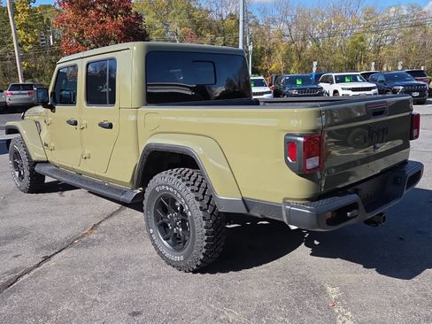 New 2025 Jeep Gladiator Sport image 8