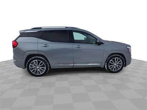 Used 2024 GMC Terrain Denali w/ Denali Premium Package image 9