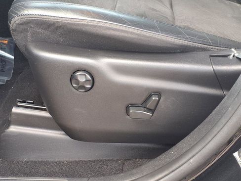 Used 2021 Jeep Grand Cherokee Laredo X image 12