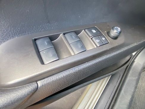 Used 2024 Toyota Camry SE image 19