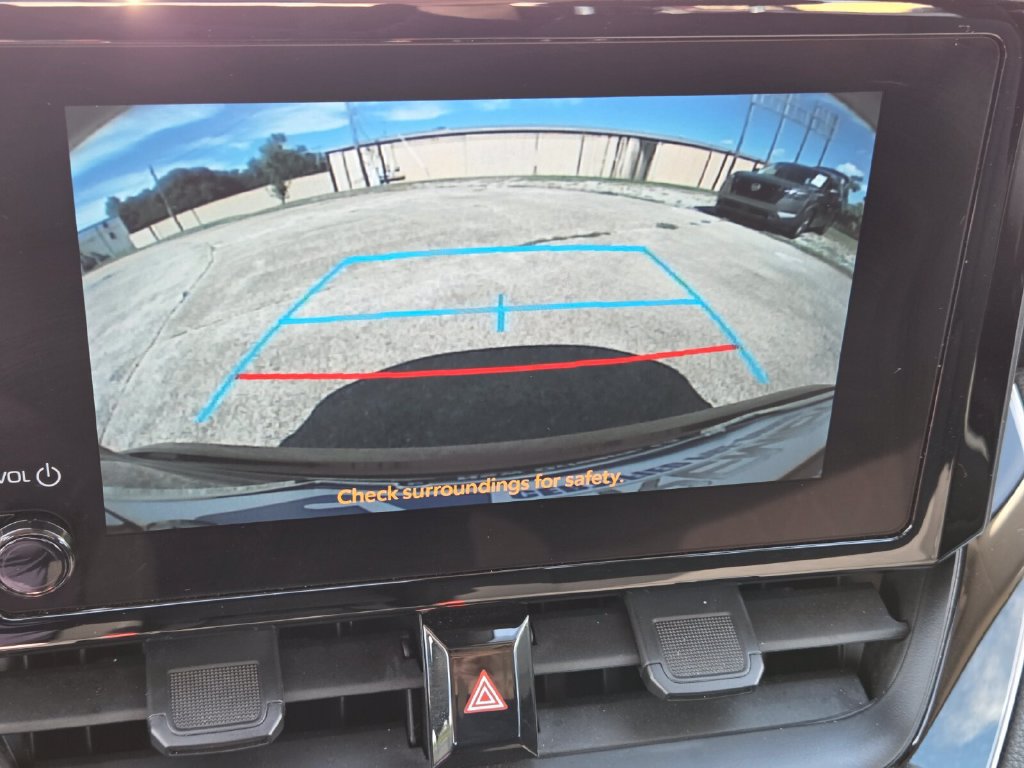 Used 2025 Toyota Corolla LE FWD image 16