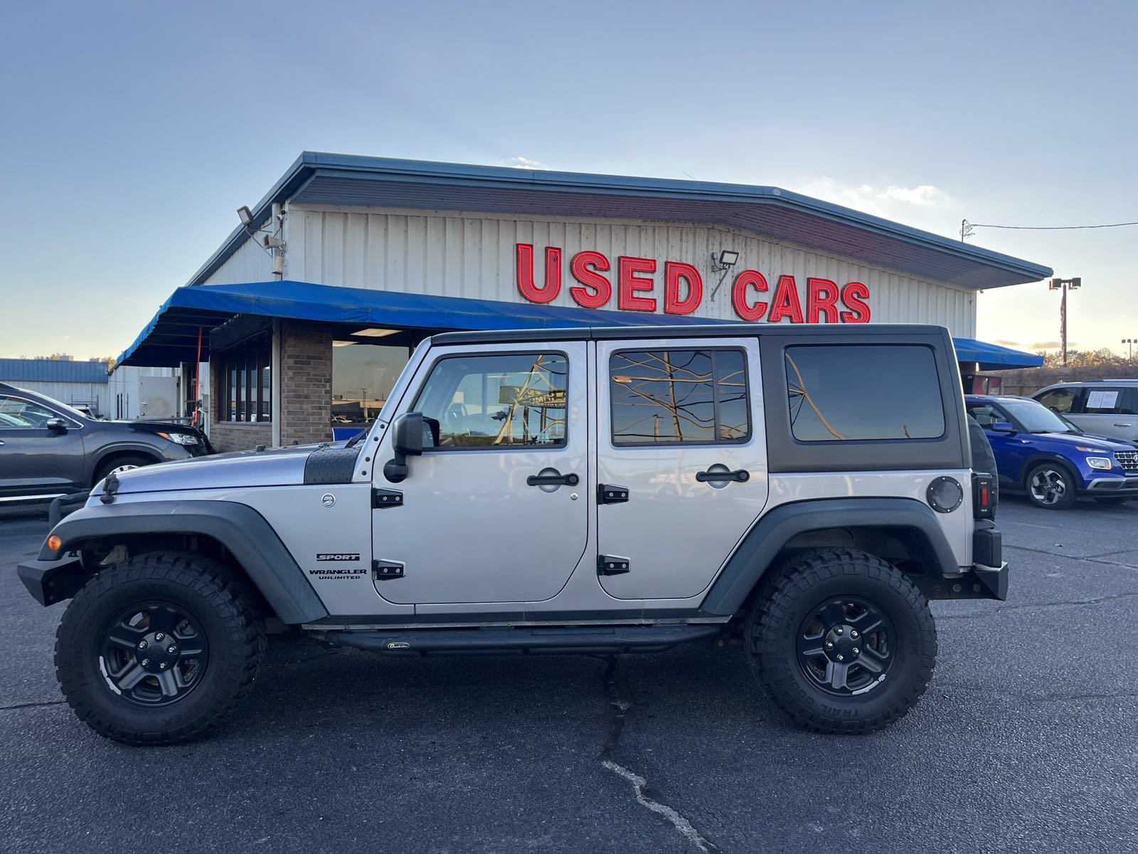 Used 2016 Jeep Wrangler Unlimited Sport w/ Trailer Tow Group AWD/4WD image 2