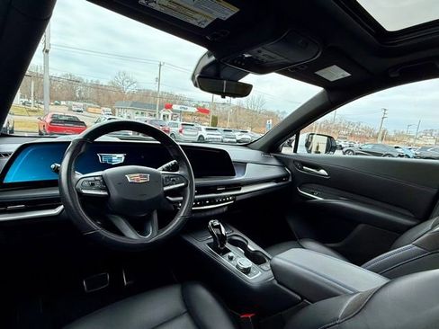 Certified 2024 Cadillac XT4 Sport AWD/4WD image 25