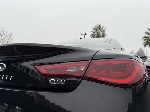 Used 2017 INFINITI Q60 3.0t RWD image 26