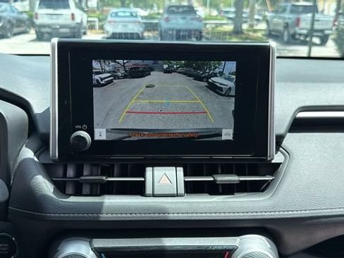 Used 2025 Toyota RAV4 XLE FWD image 22