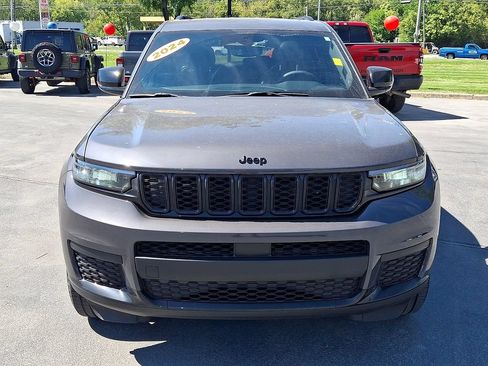 Used 2024 Jeep Grand Cherokee L Altitude AWD/4WD image 2