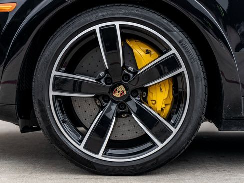 Certified 2022 Porsche Cayenne Turbo S image 13