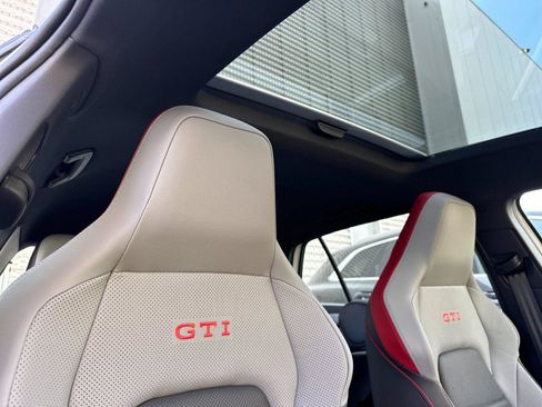 New 2026 Volkswagen GTI SE FWD image 16