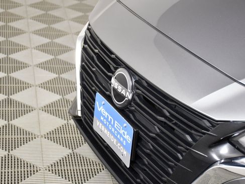 Used 2024 Nissan Altima 2.5 SV image 11