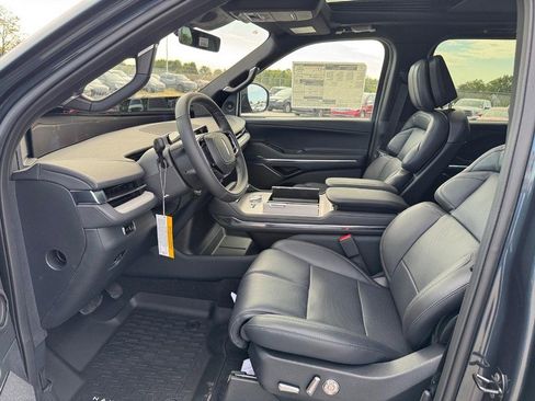 New 2025 Lincoln Navigator Reserve w/ Jet Appearance Package image 18