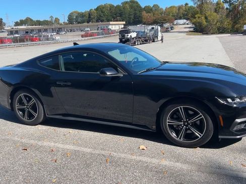 Used 2024 Ford Mustang Coupe image 13