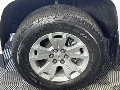 Used 2022 Chevrolet Colorado LT w/ LT Convenience Package image 11