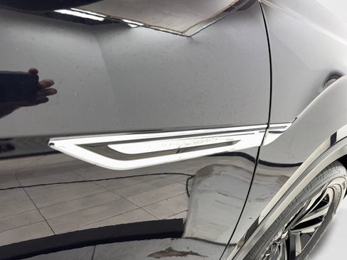Used 2023 Volkswagen Atlas Cross Sport SE w/ Panoramic Sunroof Package FWD image 24