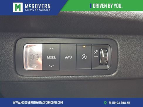 Used 2024 Chevrolet Traverse RS AWD/4WD image 34