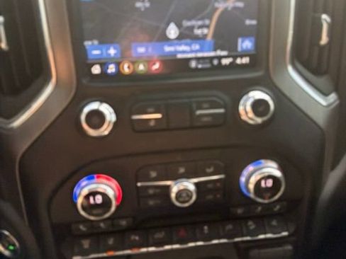 Used 2021 GMC Sierra 2500 Denali w/ Denali Ultimate Package AWD/4WD image 12
