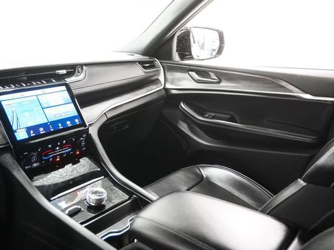 Certified 2024 Jeep Grand Cherokee L Limited w/ Luxury Tech Group II image 13